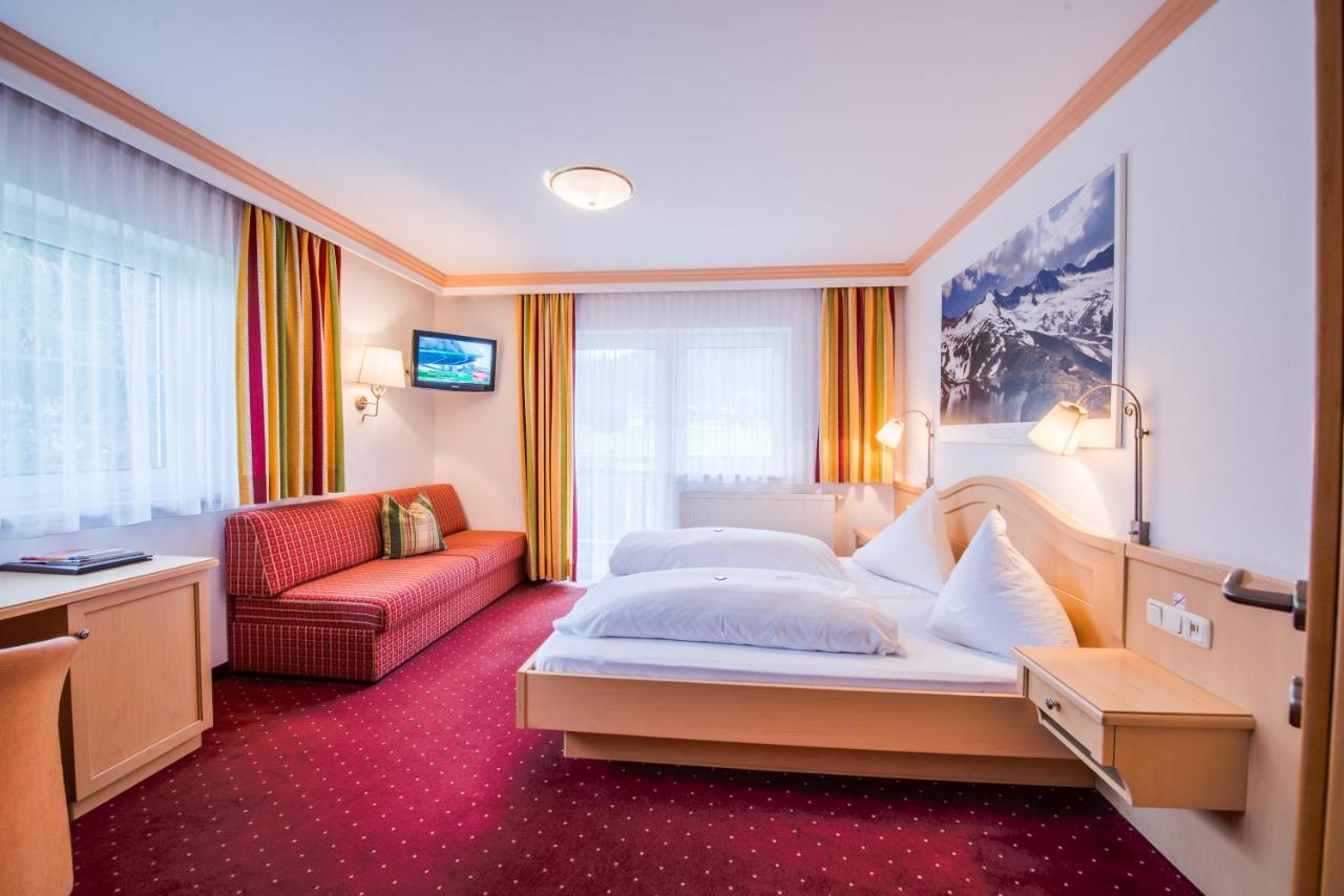 Hotel Grundlhof Bramberg am Wildkogel Exterior photo