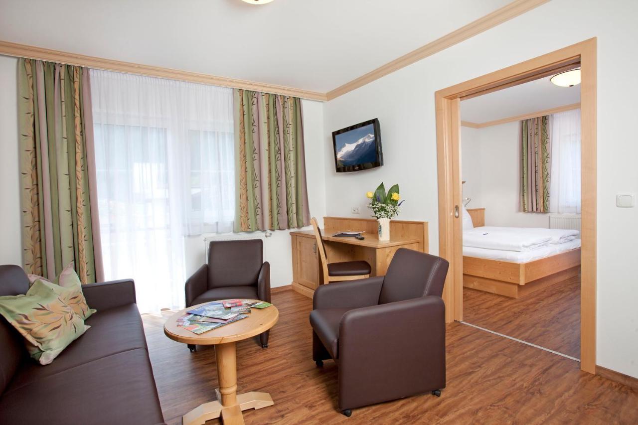 Hotel Grundlhof Bramberg am Wildkogel Exterior photo